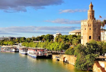 Visita a la ciudad de Sevilla y excursión de compras.